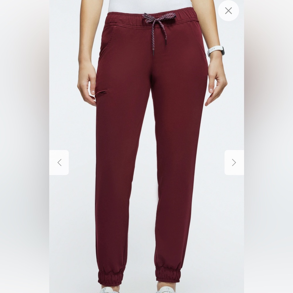 Jaanuu Essential 5-Pocket Jogger Scrub